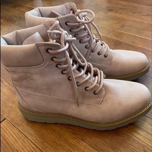 Cliffs pink booties WHITE MOUNTAIN